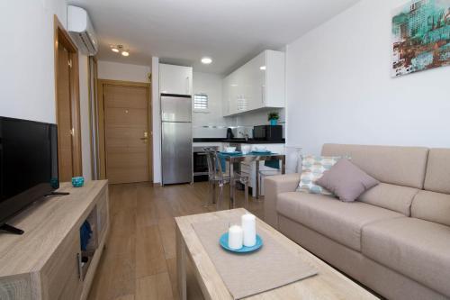 Vistamarina B208 By Ivi Real Estate Apartment ตอร์เรโมลิโนส ภายนอก รูปภาพ
